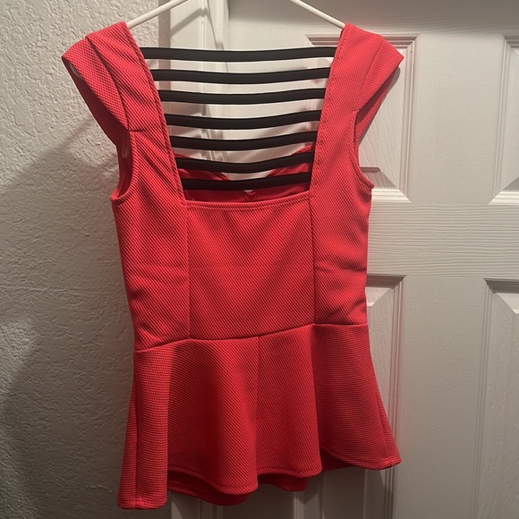 Studio Y - Picture 2 of 5